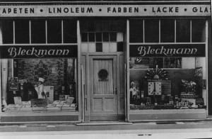Ladengeschäft von außen (1934) Tapeten-Teppichboden Bleckmann in Duisburg